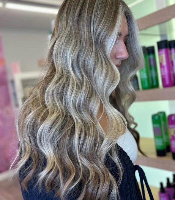 Balayage Brilliance in 2025: Why Everyone’s Obsessed (And You Might Be Too)